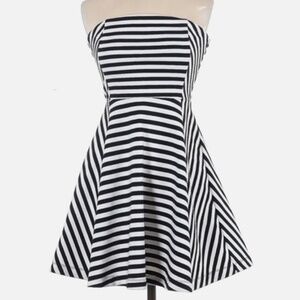 Express -Black and White strapless dress - Size 6